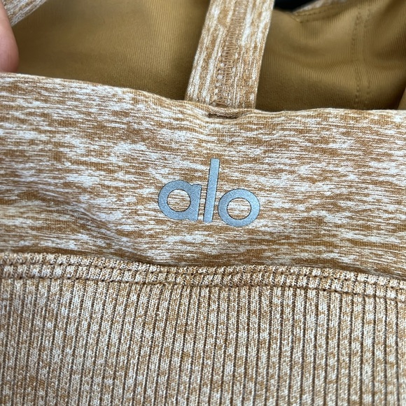 ALO Yoga Lush Strappy Back Sport Bra NWT - Picture 5 of 6